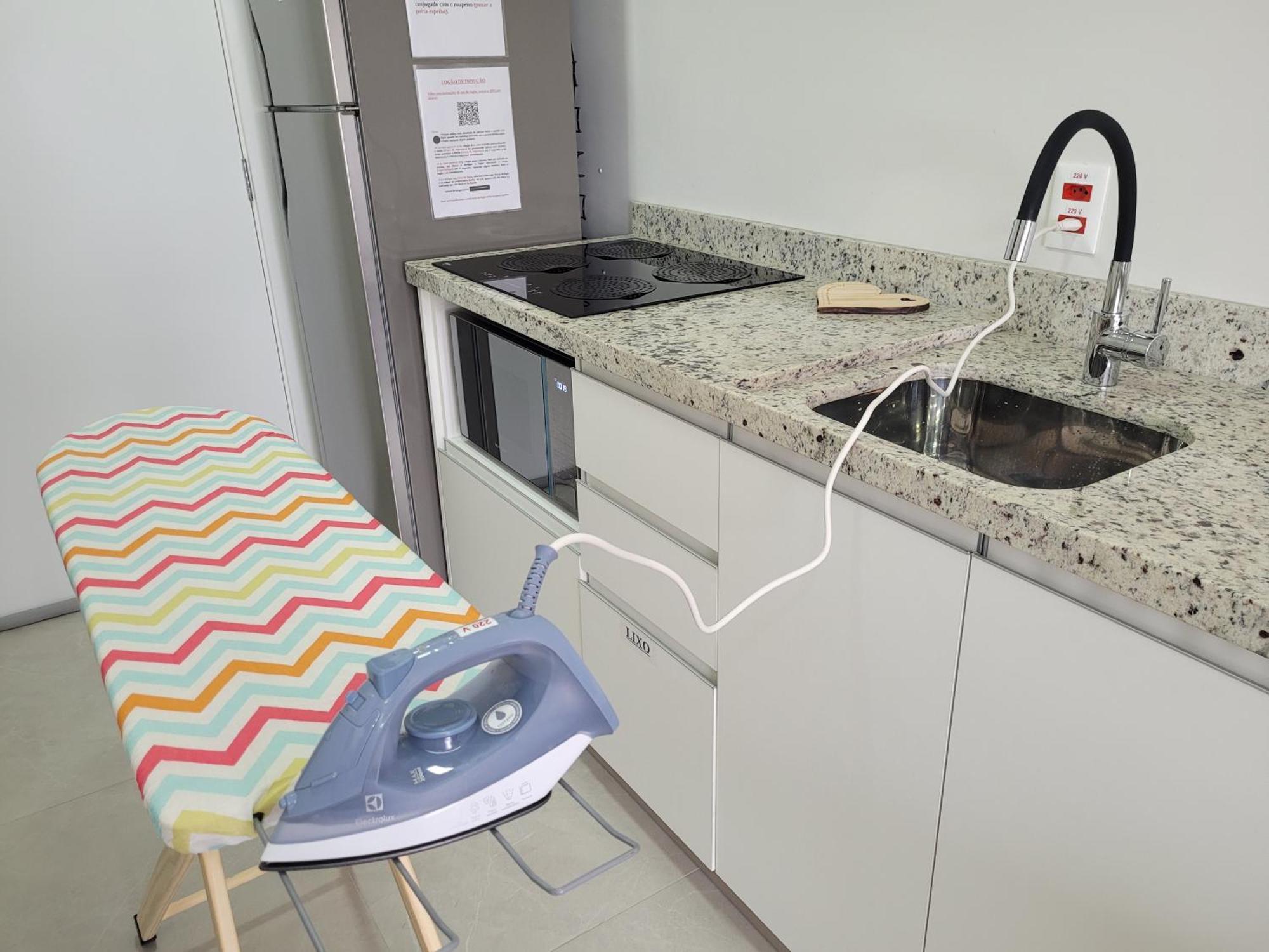 Studio Lux Ao Lado Da Puc Com Netflix Porto Alegre Esterno foto